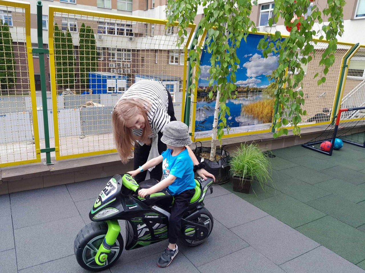 127i85