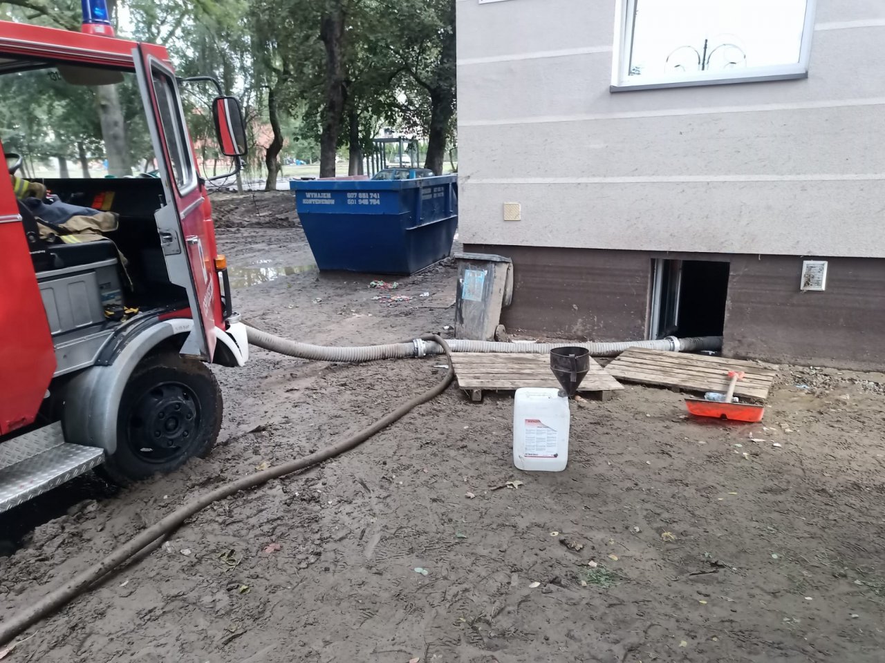 129e25