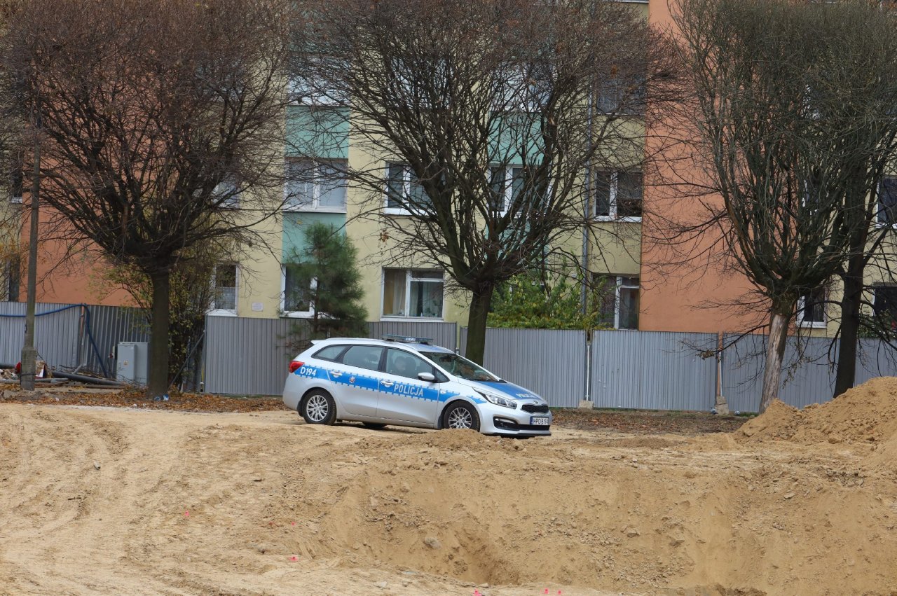130i24
