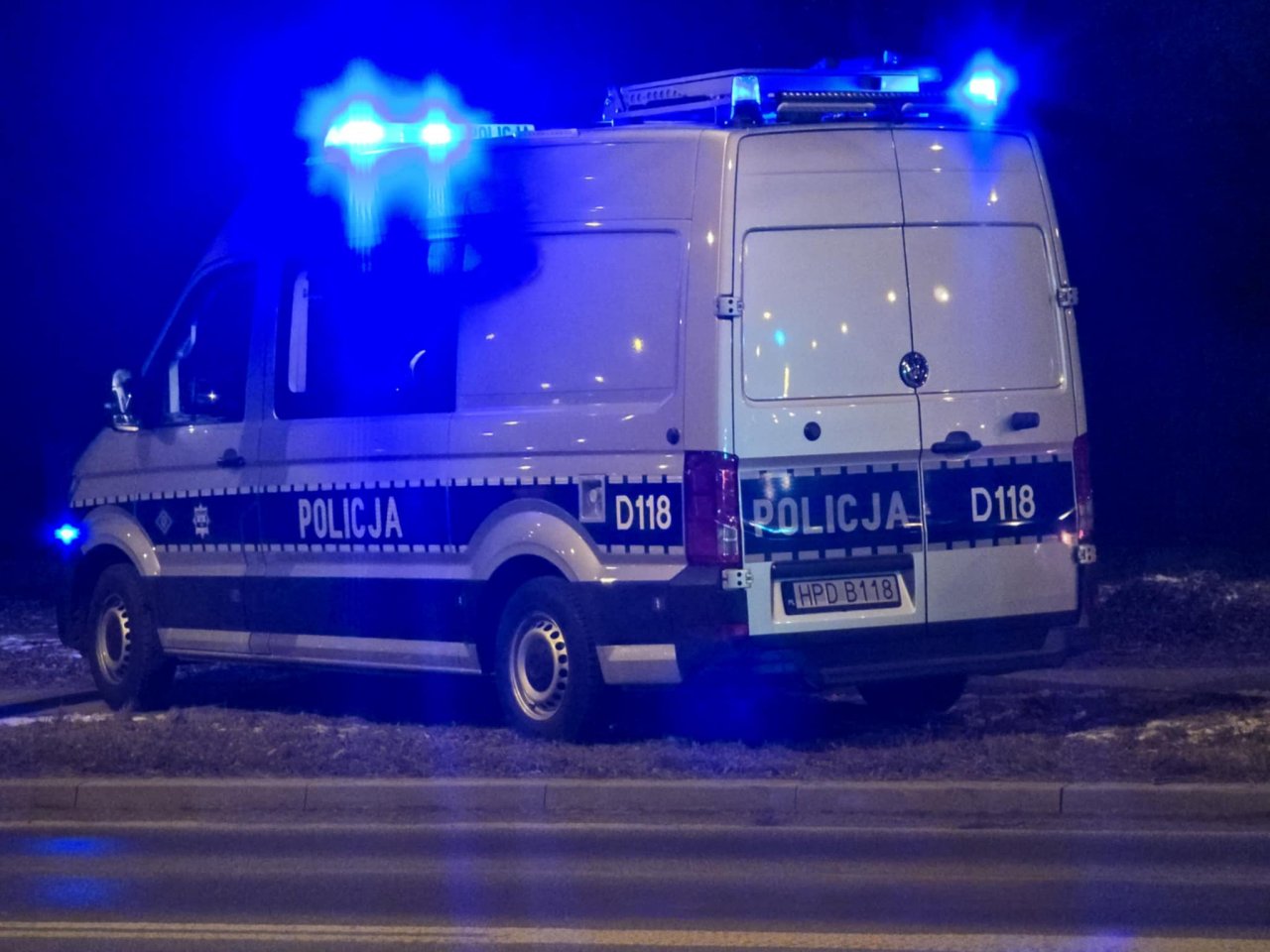 132o83
