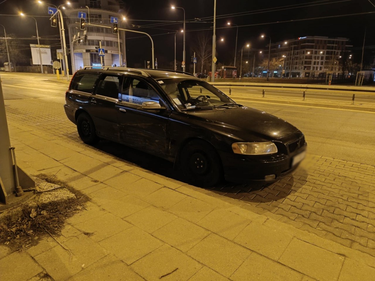 e0dd4858-60c2-4732-a2d8-56be8827c615