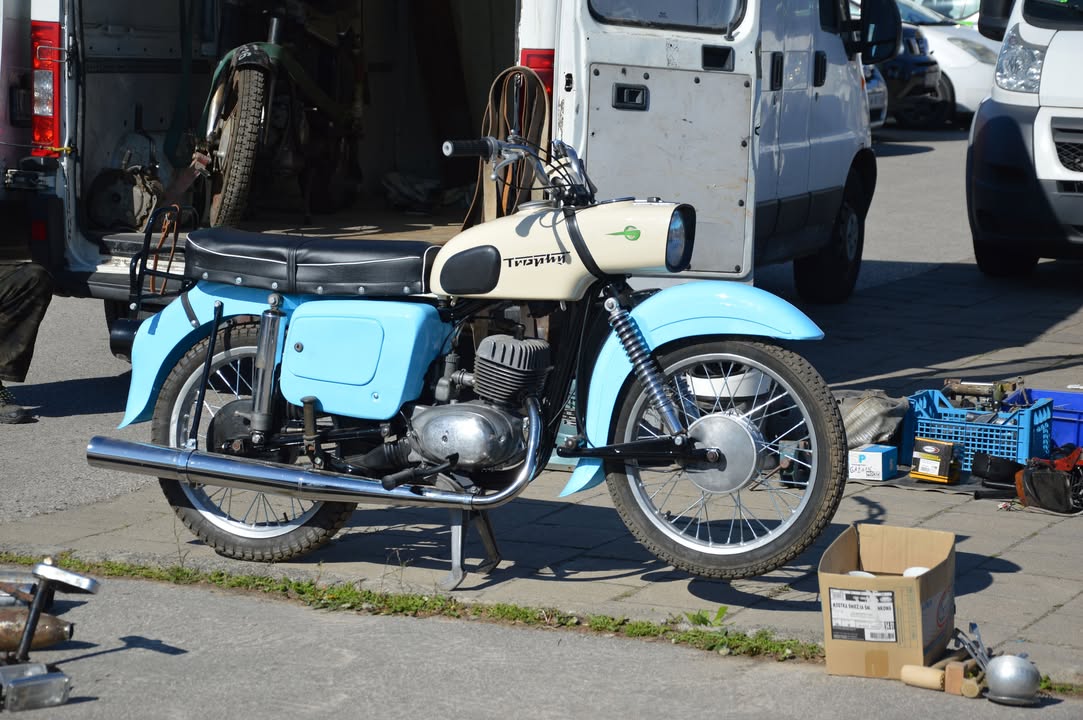 133y76
