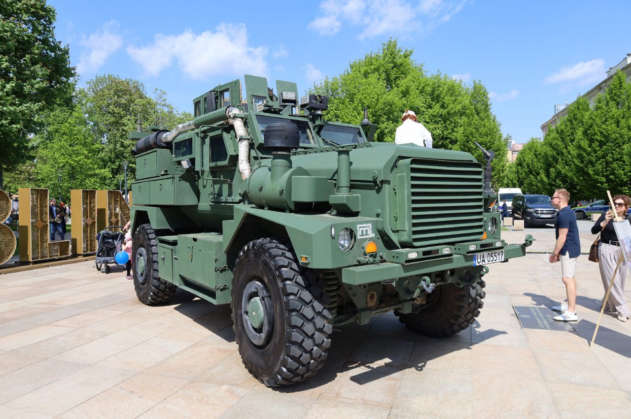 134d33
