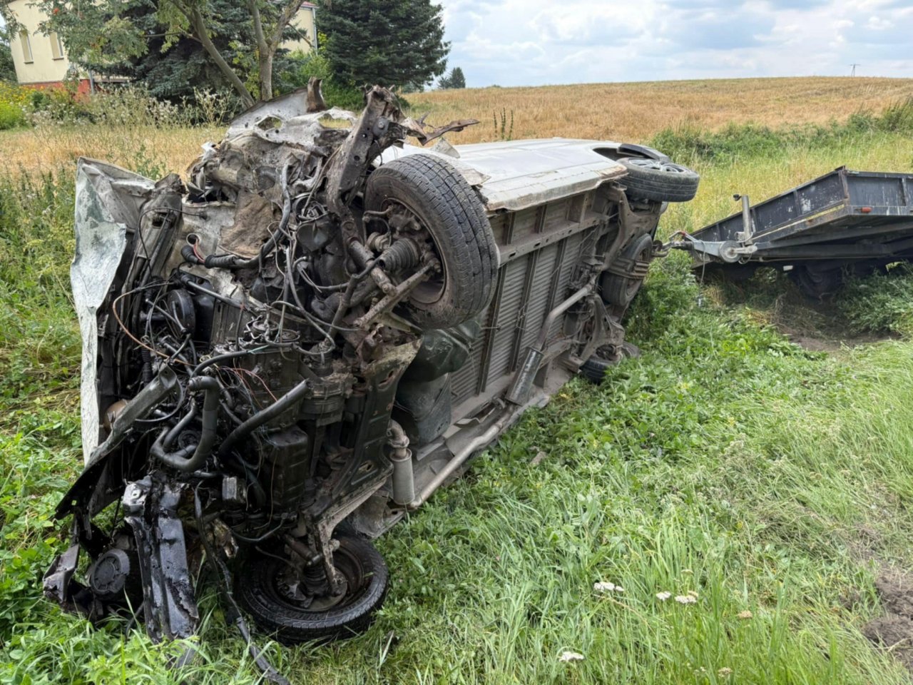 136o36