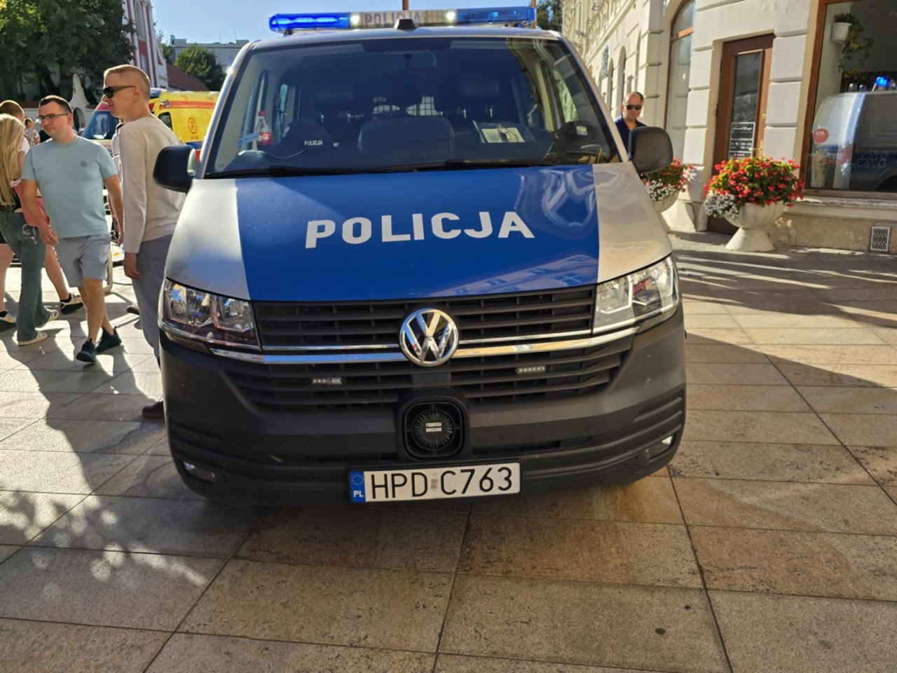 137u43