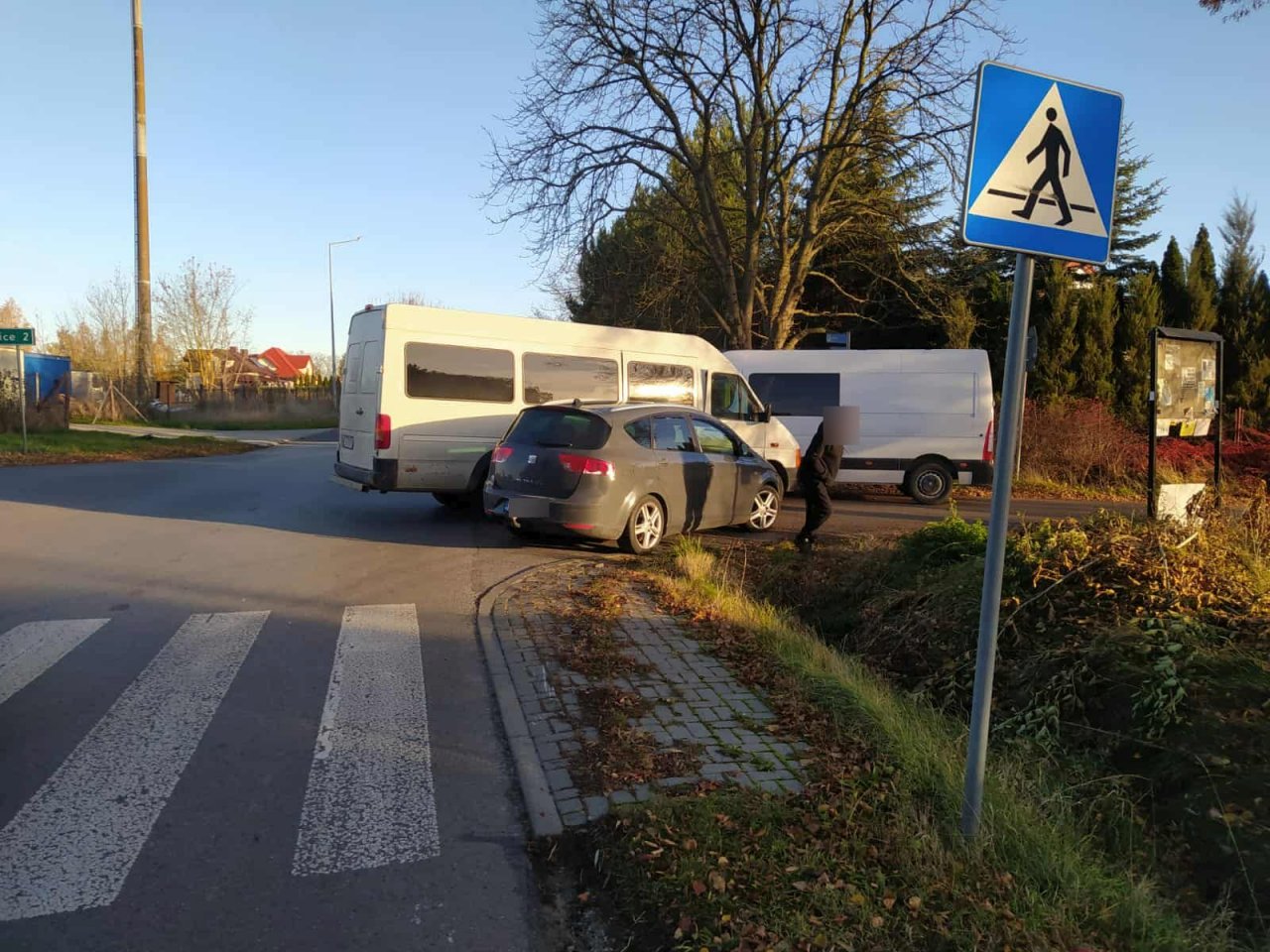 138o33