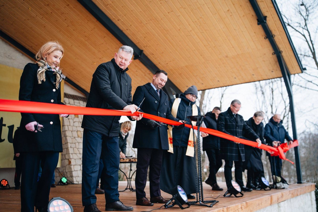 140i29