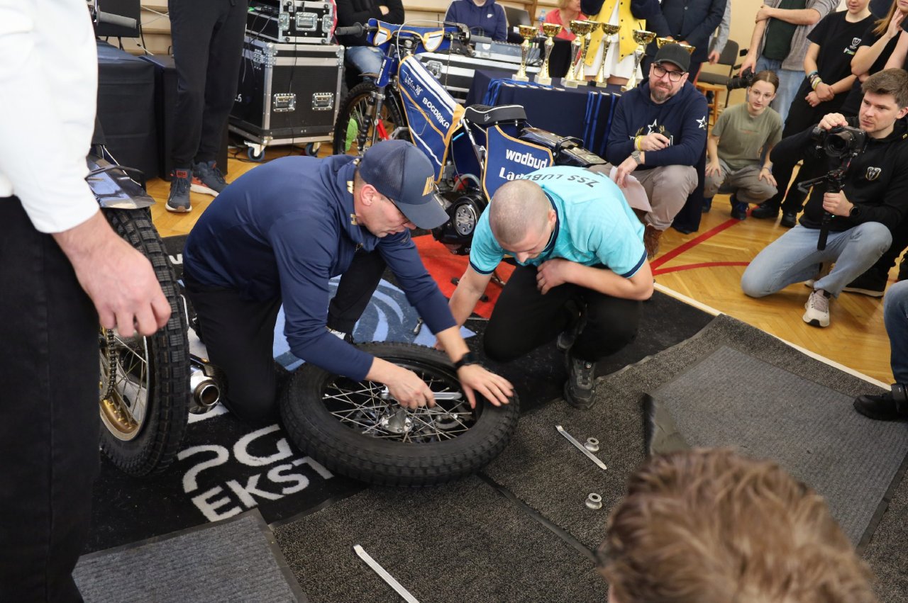 140l71