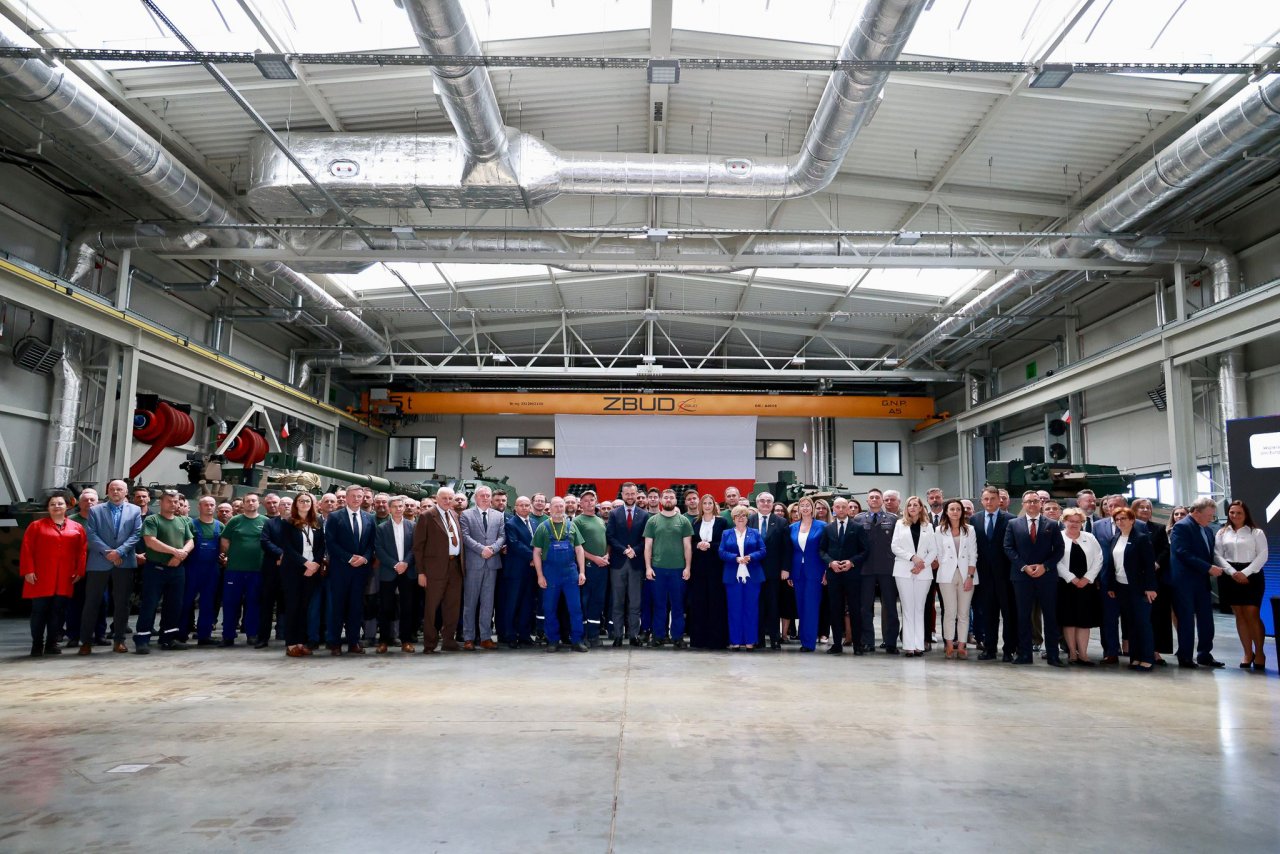 huta-stalowa-wola-z-kolejnymi-zamwieniami-dla-wojska-finansowanymi-w-ramach-safe_55303037634_o