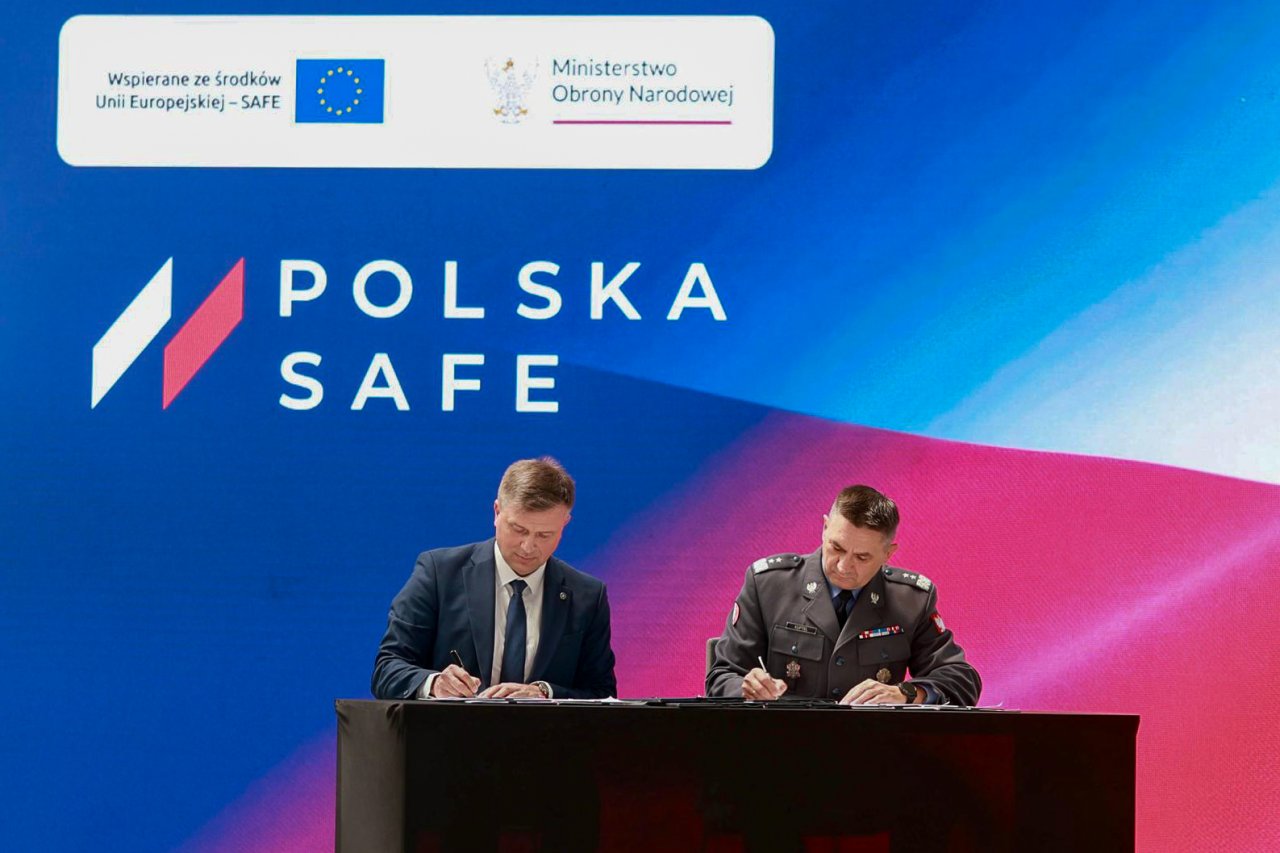 huta-stalowa-wola-z-kolejnymi-zamwieniami-dla-wojska-finansowanymi-w-ramach-safe_55303213830_o