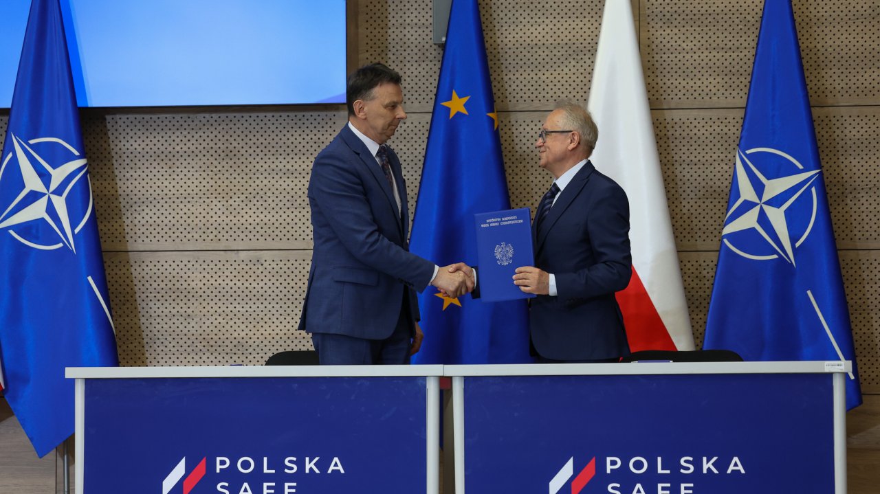 podpisanie-pierwszych-umw-w-ramach-safe-w-legionowie_55298961978_o