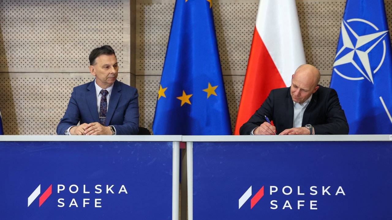 podpisanie-pierwszych-umw-w-ramach-safe-w-legionowie_55299054509_o