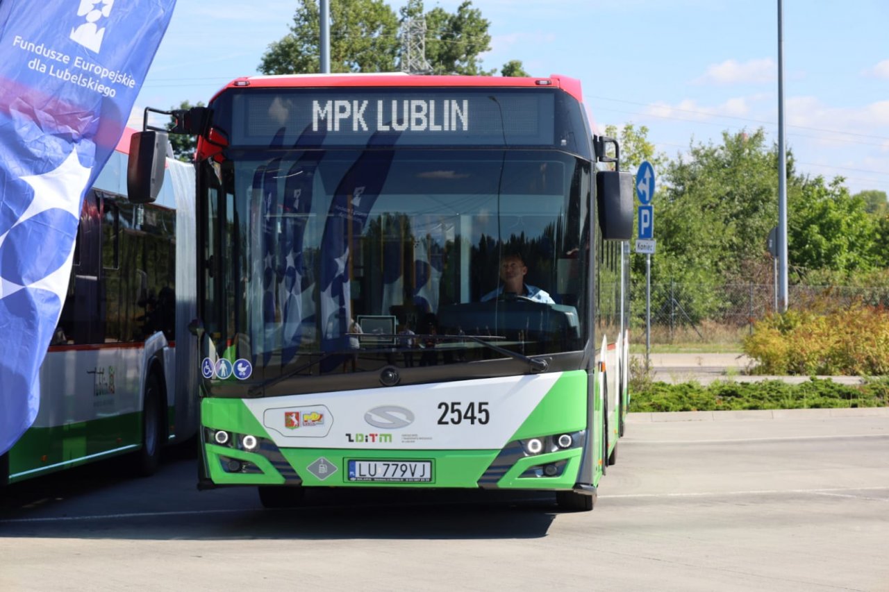d70335c2-c851-41ab-b39d-2826082e5561