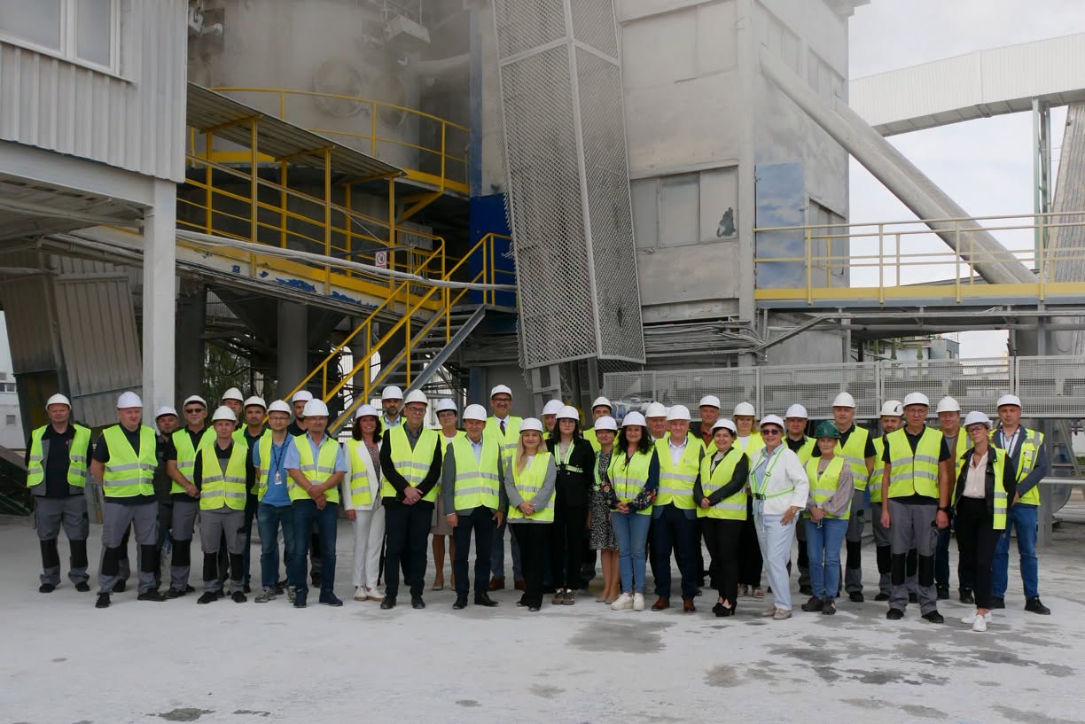 144j99