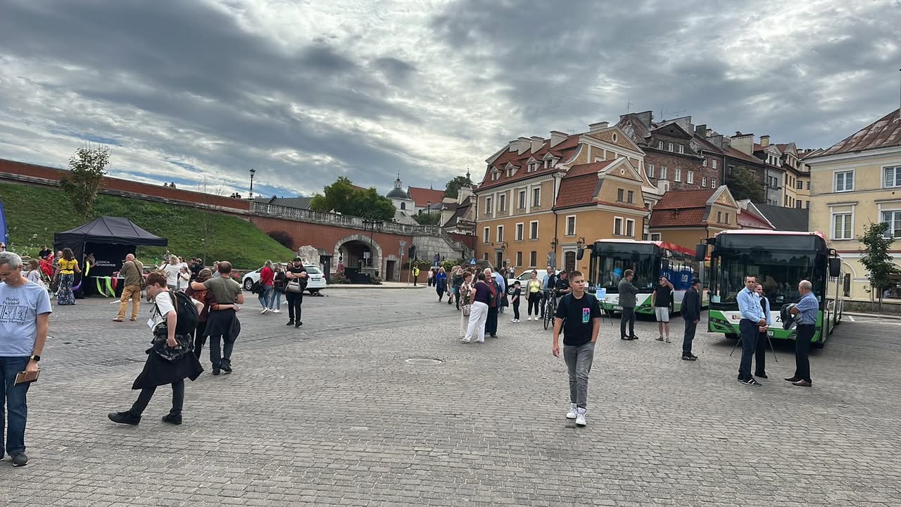 image-1033004136420790