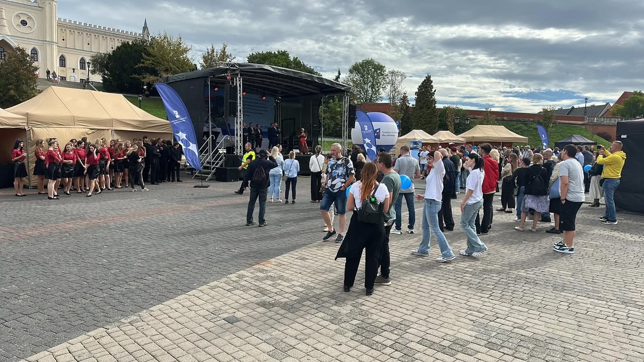 image-1602118448027518