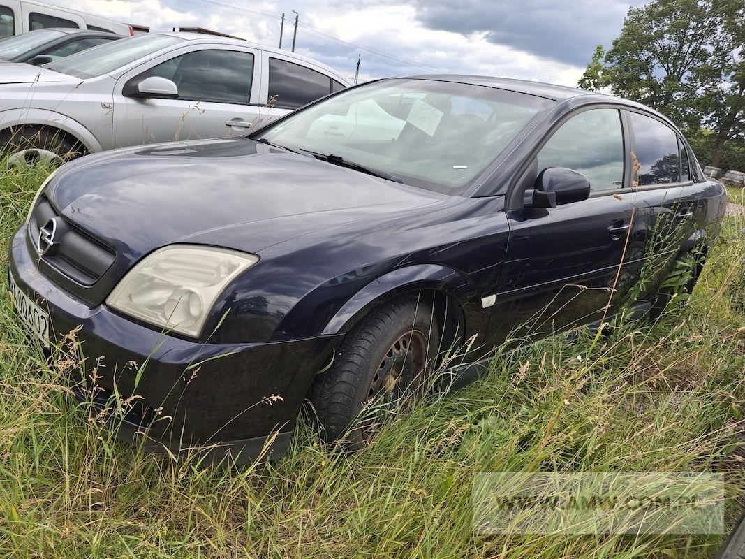 Samochod-osobowy-OPEL-VECTRA-II-1.8